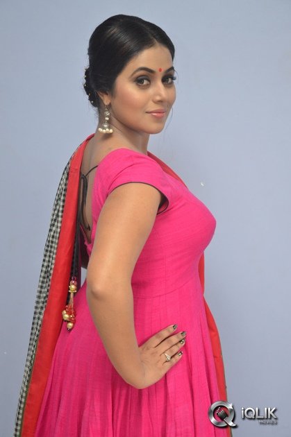 Poorna-at-Jayammu-Nischayammu-Raa-Movie-Song-Launch